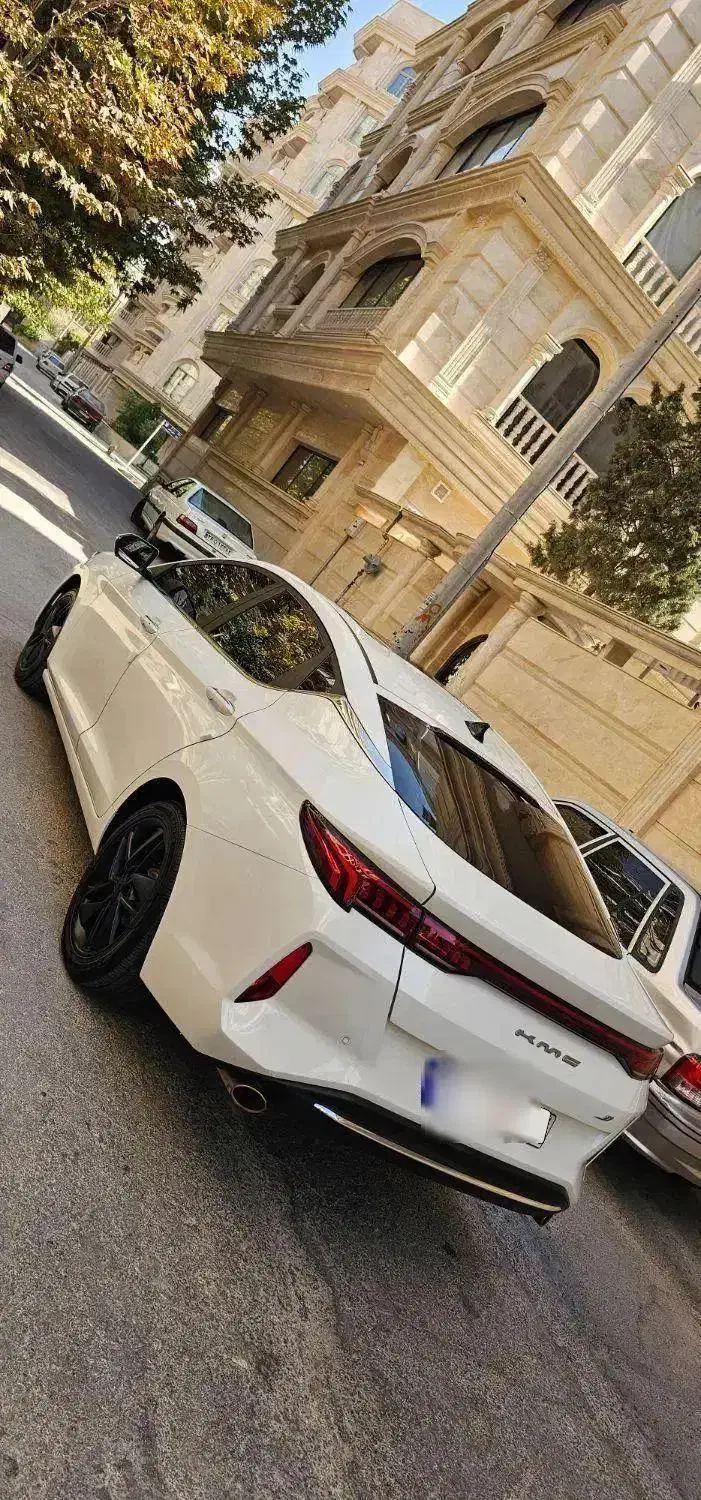 کی ام سی j7 مدل ۴۰۲بسیار تمیز عروسک.معاوضه هم دارم|خودرو سواری و وانت|شیراز, معالی‌آباد|دیوار