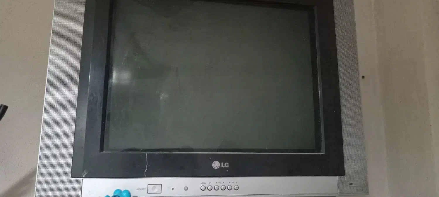 دو عدد تلویزیون سالم ب فروش میرسد|تلویزیون و پروژکتور|کرمان, |دیوار