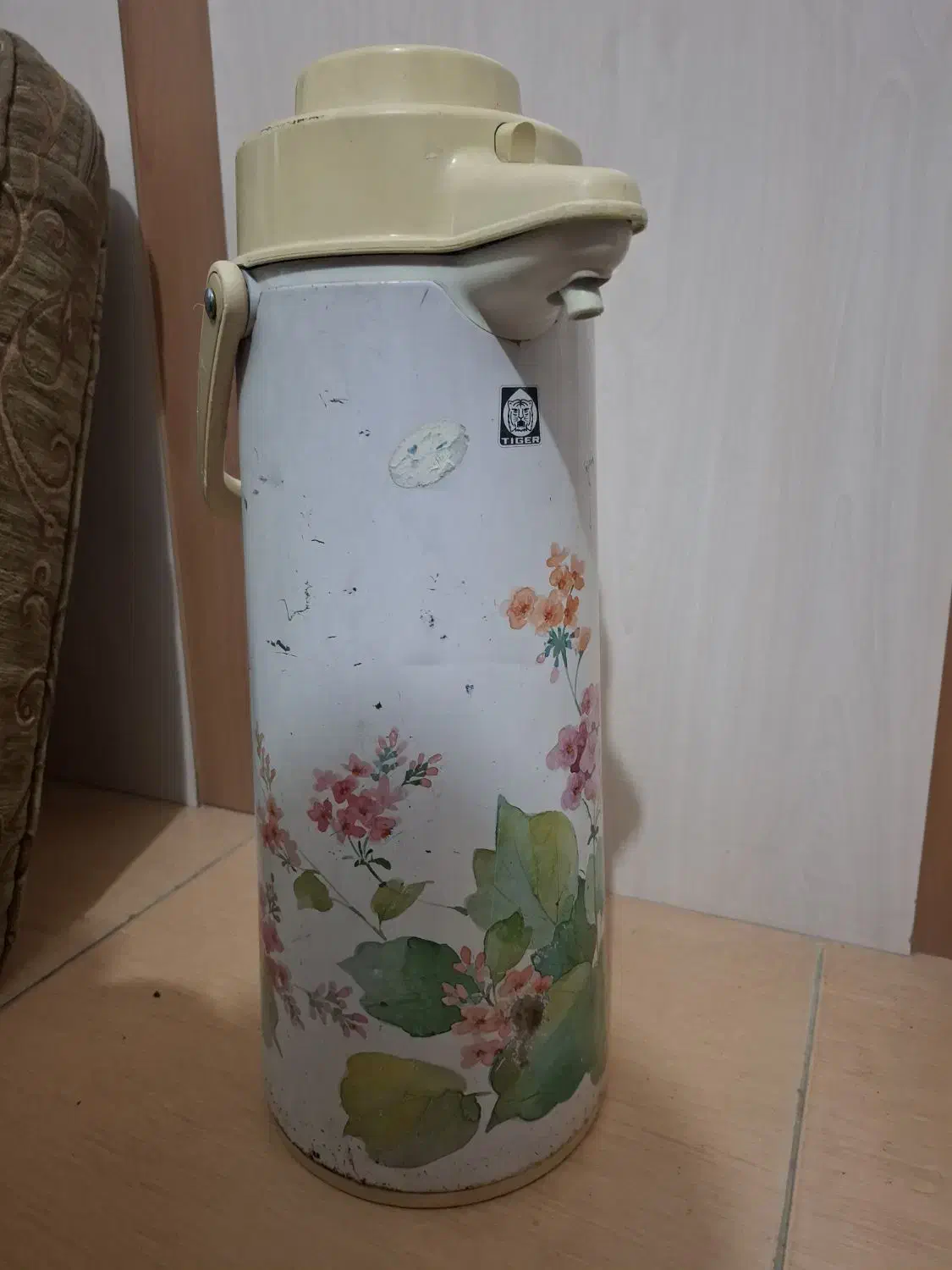 فلاکس قدیمی|قوری، کتری، قهوه‌ساز دستی|اصفهان, دوطفلان|دیوار