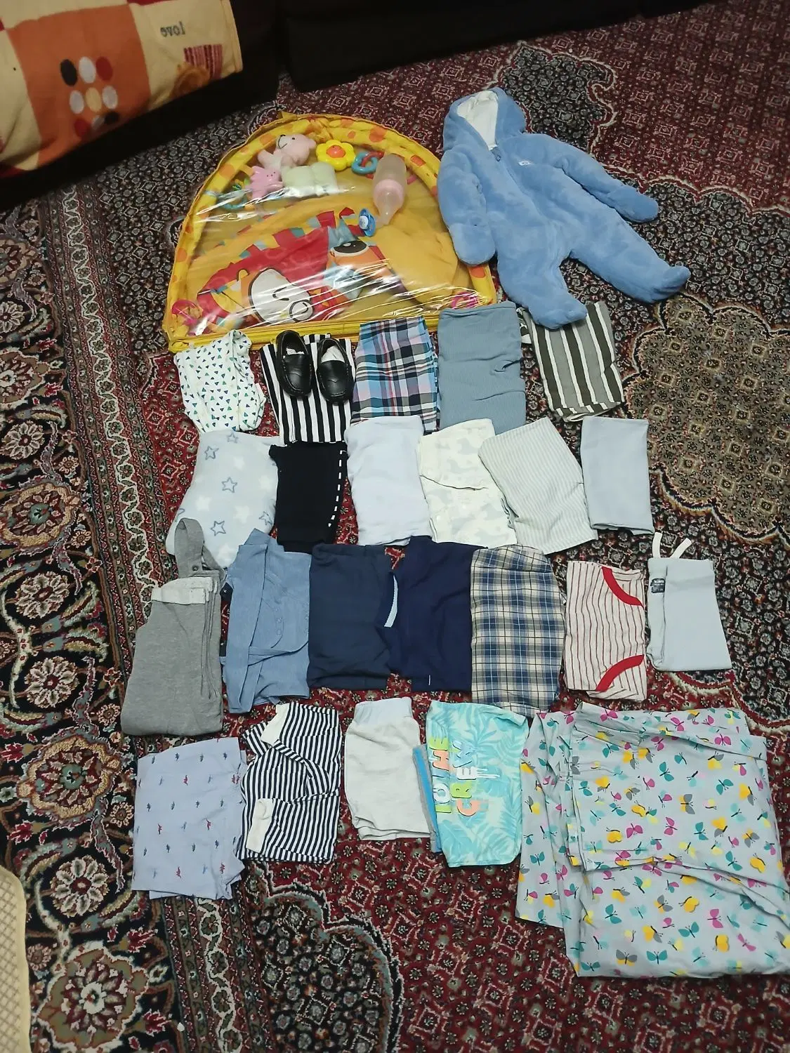 تشک بچه و لباس نوزادی تا 8 ماهگی پسرانه|کفش و لباس بچه|تهران, شهرک آزمایش|دیوار