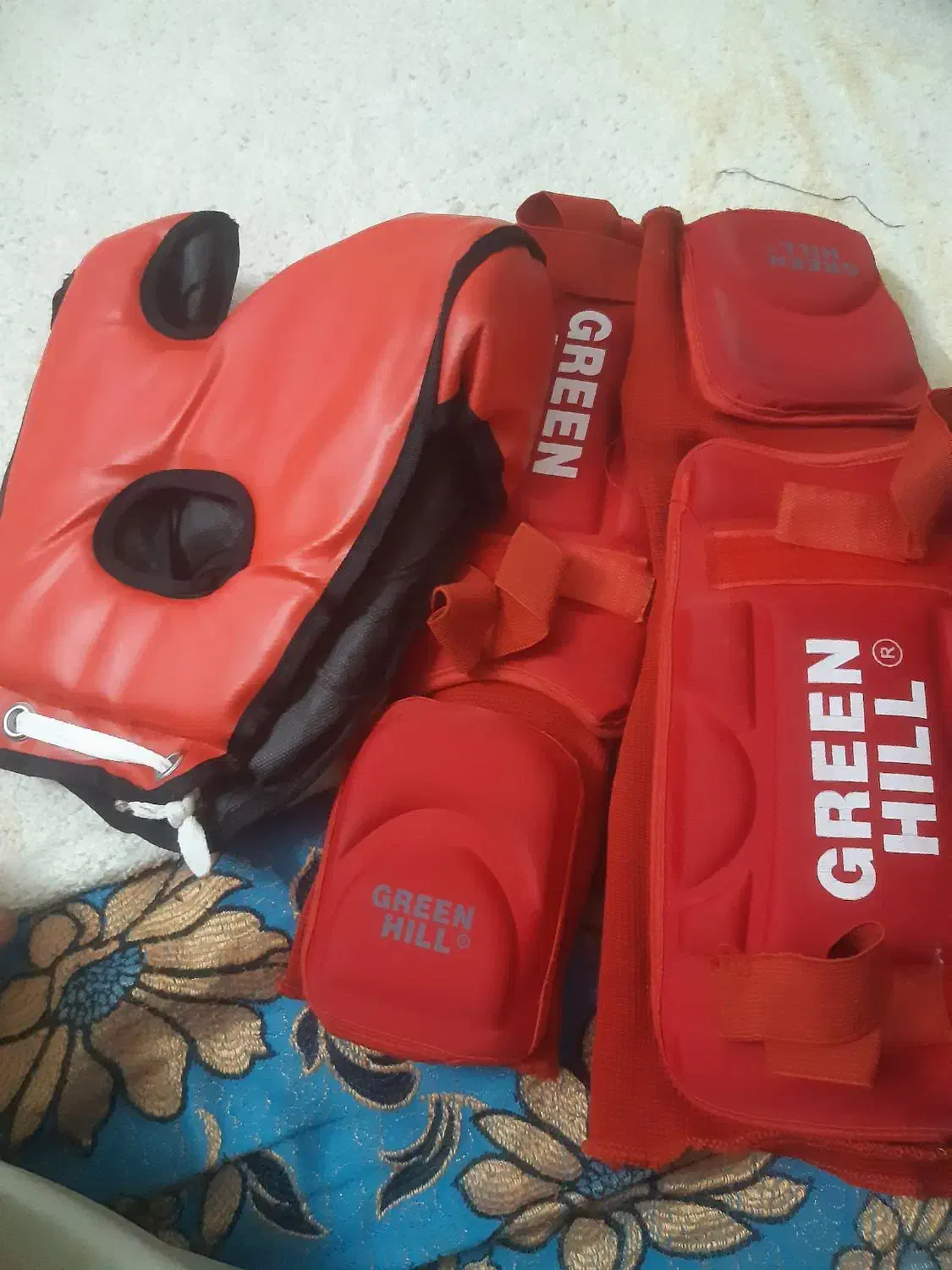 لباس ورزشی|تجهیزات ورزشی|اردکان, |دیوار