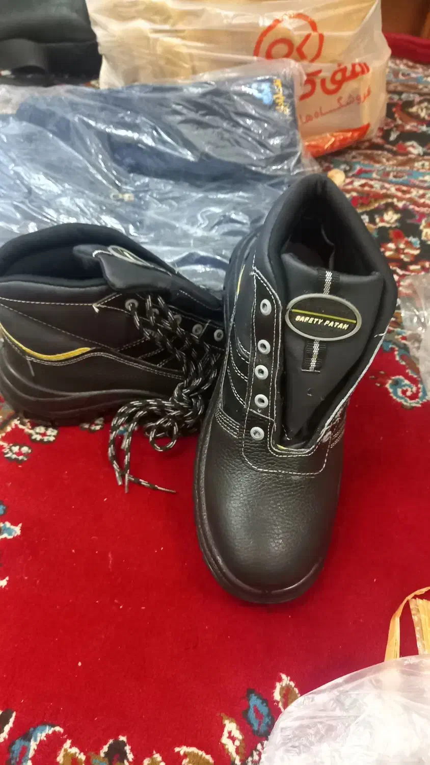 کفش ایمنی جنس عالی شرکت نفت|کیف، کفش، کمربند|شوشتر, |دیوار