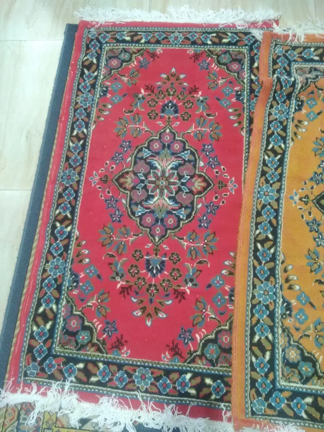 دو عدد قالیچه|فرش|رشت, کوی امام رضا|دیوار