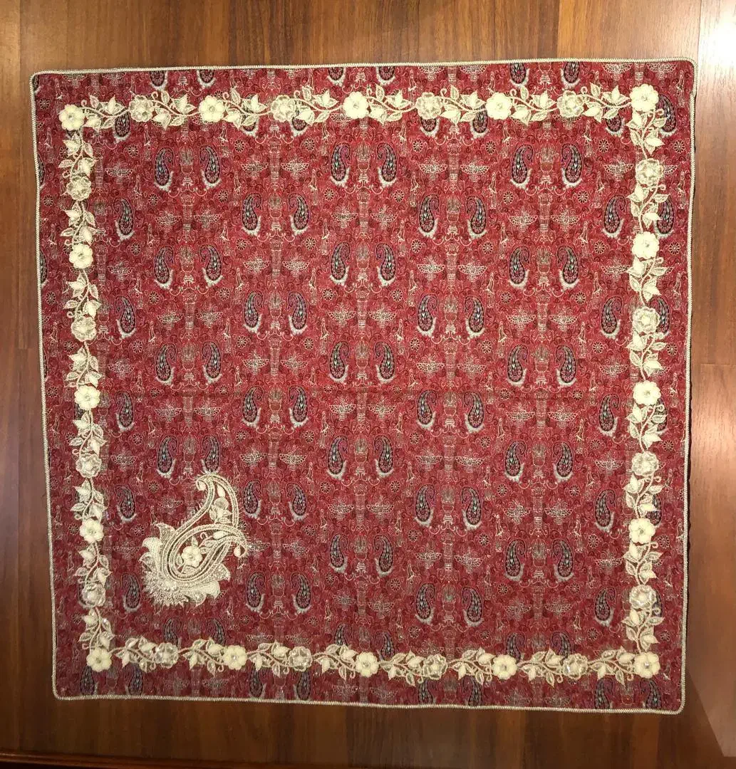 ترمه مربع بزرگ سرمه دوزی و مروارید دوزی اعلا|پرده، رانر، رومیزی|تهران, نیاوران|دیوار