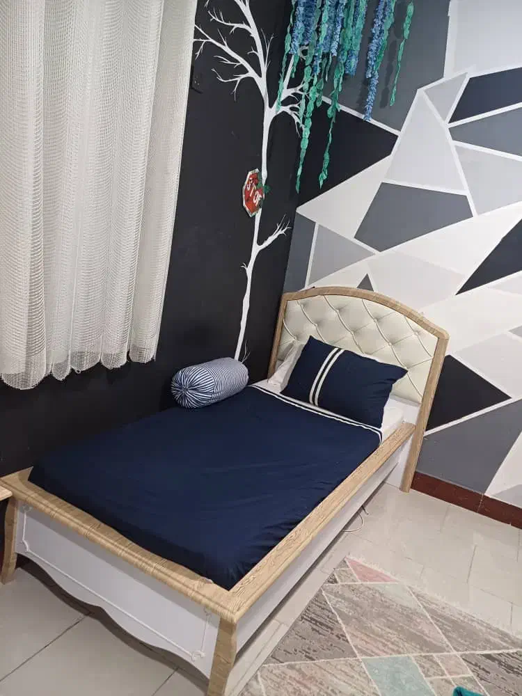 فروشی تمیز در حد نو|میز تحریر و کامپیوتر|دوگنبدان, |دیوار