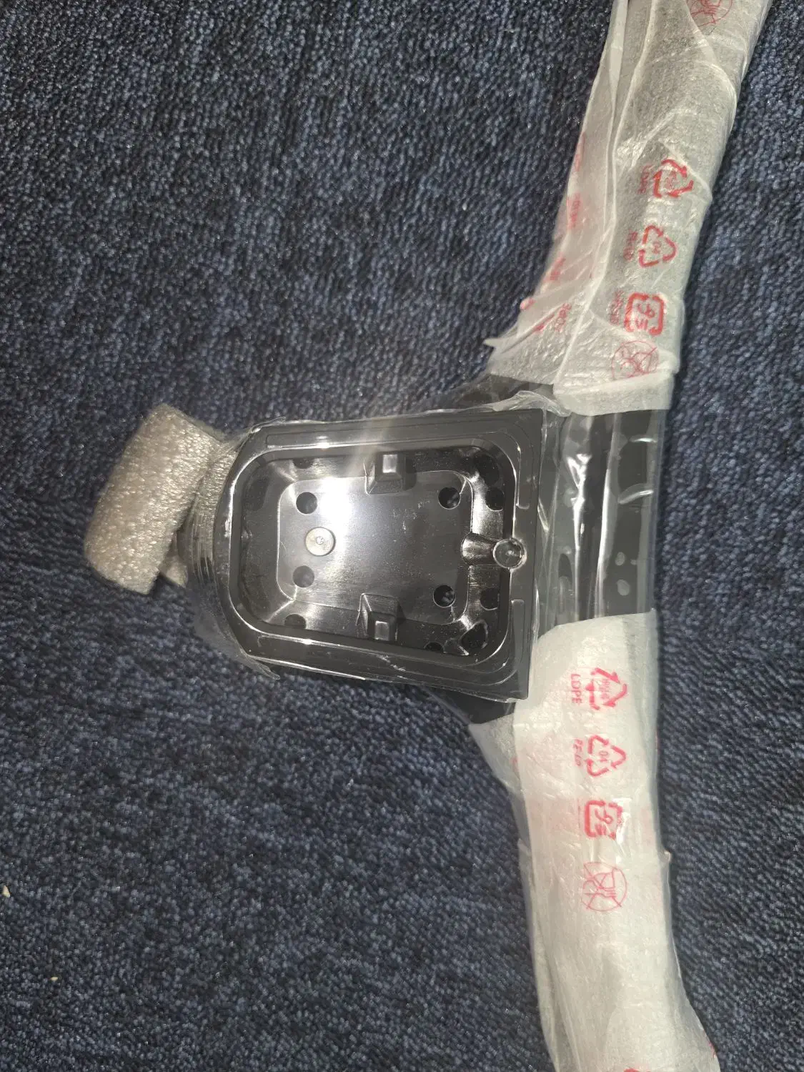 پایه تلویزیون ال جی مدل 65UK6400|تلویزیون و پروژکتور|تهران, شیراز|دیوار