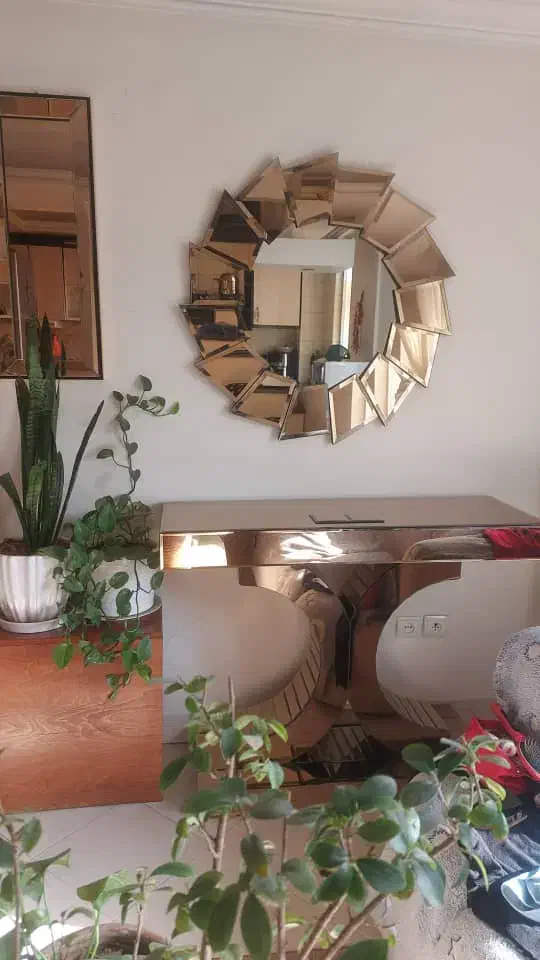 اینه ومیز در حد نو ولی کاملا سالم|آینه|تهران, افسریه شمالی|دیوار