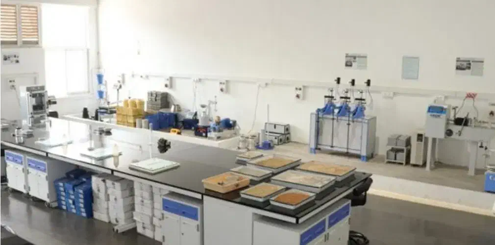 آزمایش بتن آزمایش خاک|خدمات پیشه و مهارت|اصفهان, فجر|دیوار