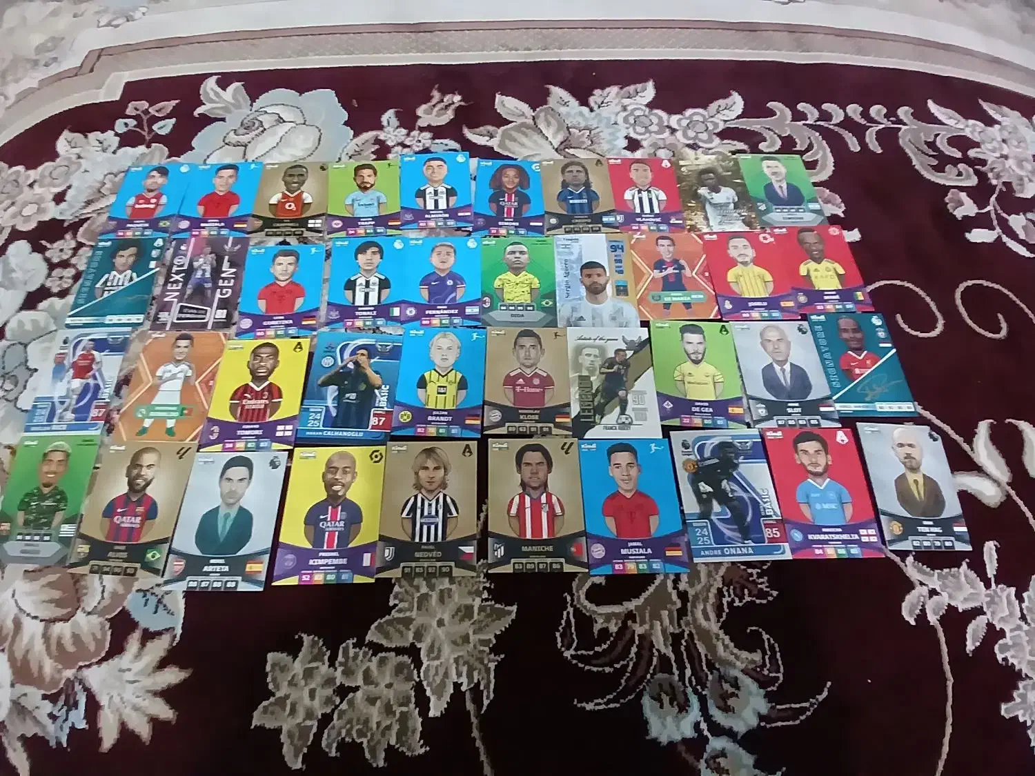 باسلام40عددکیمدی و20عددبرچسب و12عددآدمک|اسباببازی بچه|خرمآباد, |دیوار