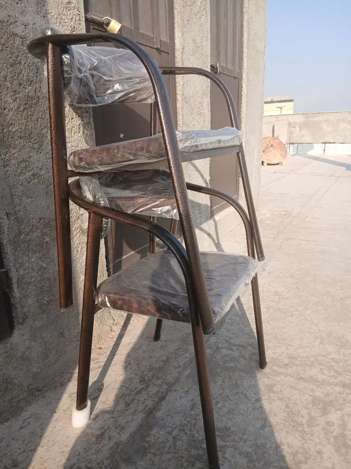 صندلی انتضار|صندلی و نیمکت|مشکیندشت, |دیوار