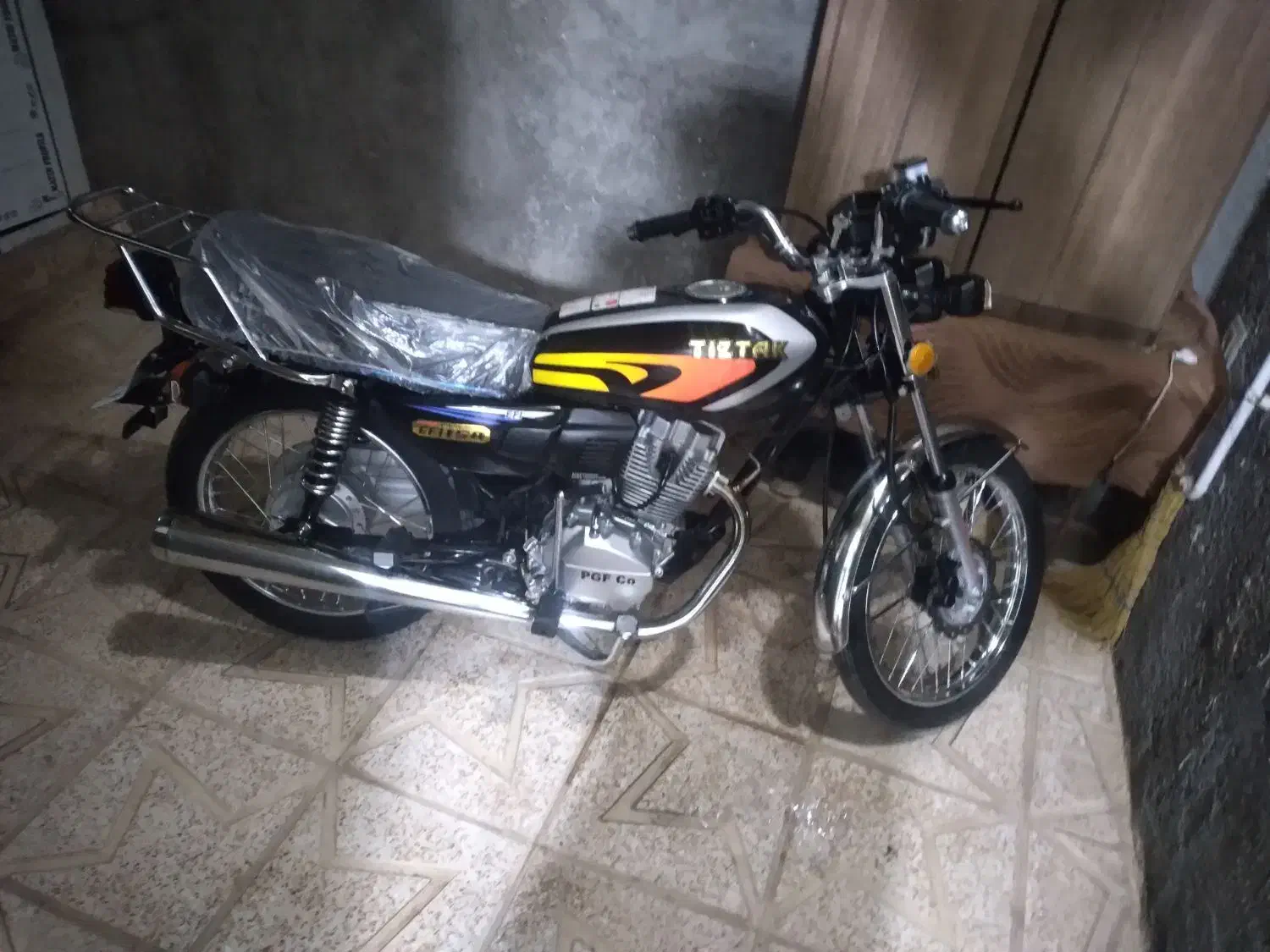 فروش موتور مدل ۴۰۴ کارکرد ۳۲۰۰ پیشرو مدارک تکمیل|موتورسیکلت|تاکستان, |دیوار