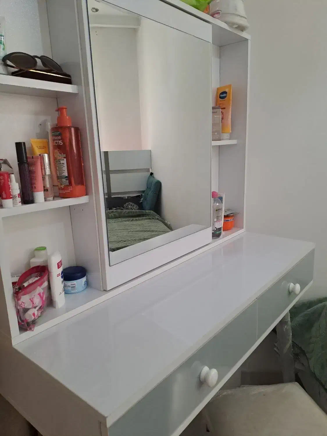 میز آرایش ام دی اف سفید طوسی|تخت و سرویس خواب|تهران, امیریه|دیوار