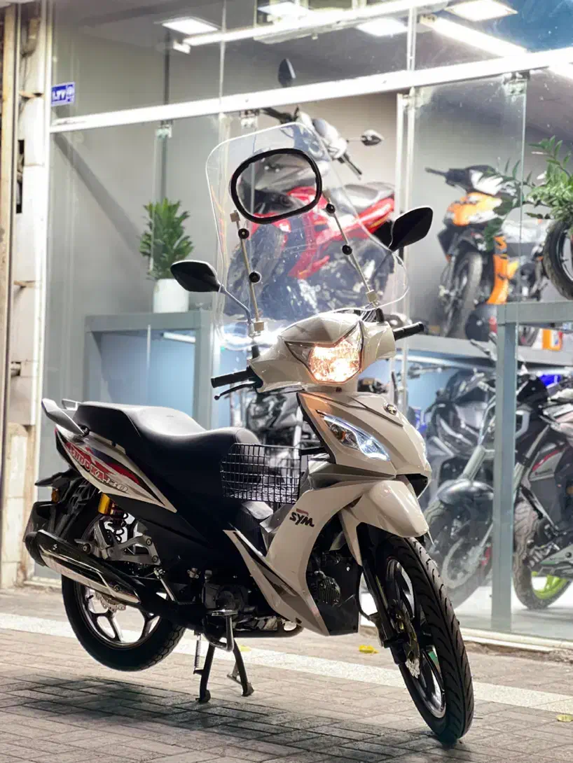 شوکا بی کلاج 130 سی سی مدل 1402|موتورسیکلت|مشهد, دانشجو|دیوار