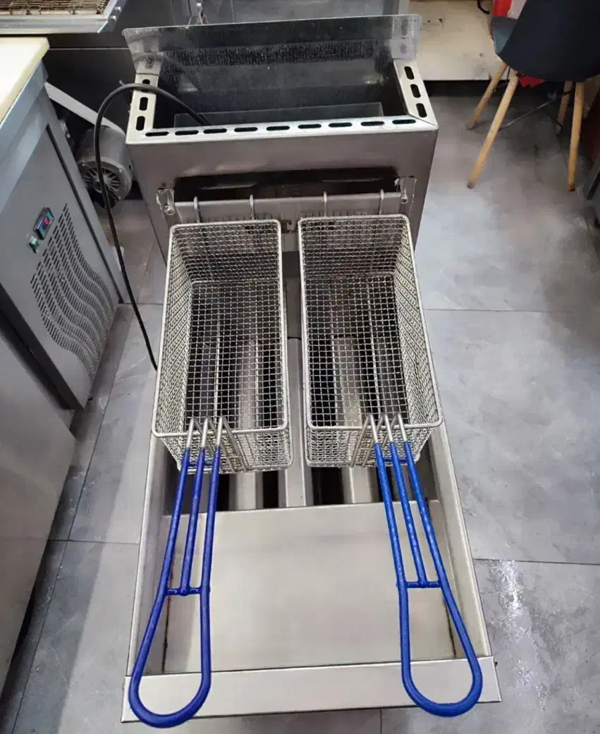 تعدادی لوازم فست فود و سوخاری|کافی‌شاپ و رستوران|فردیس, فردیس|دیوار