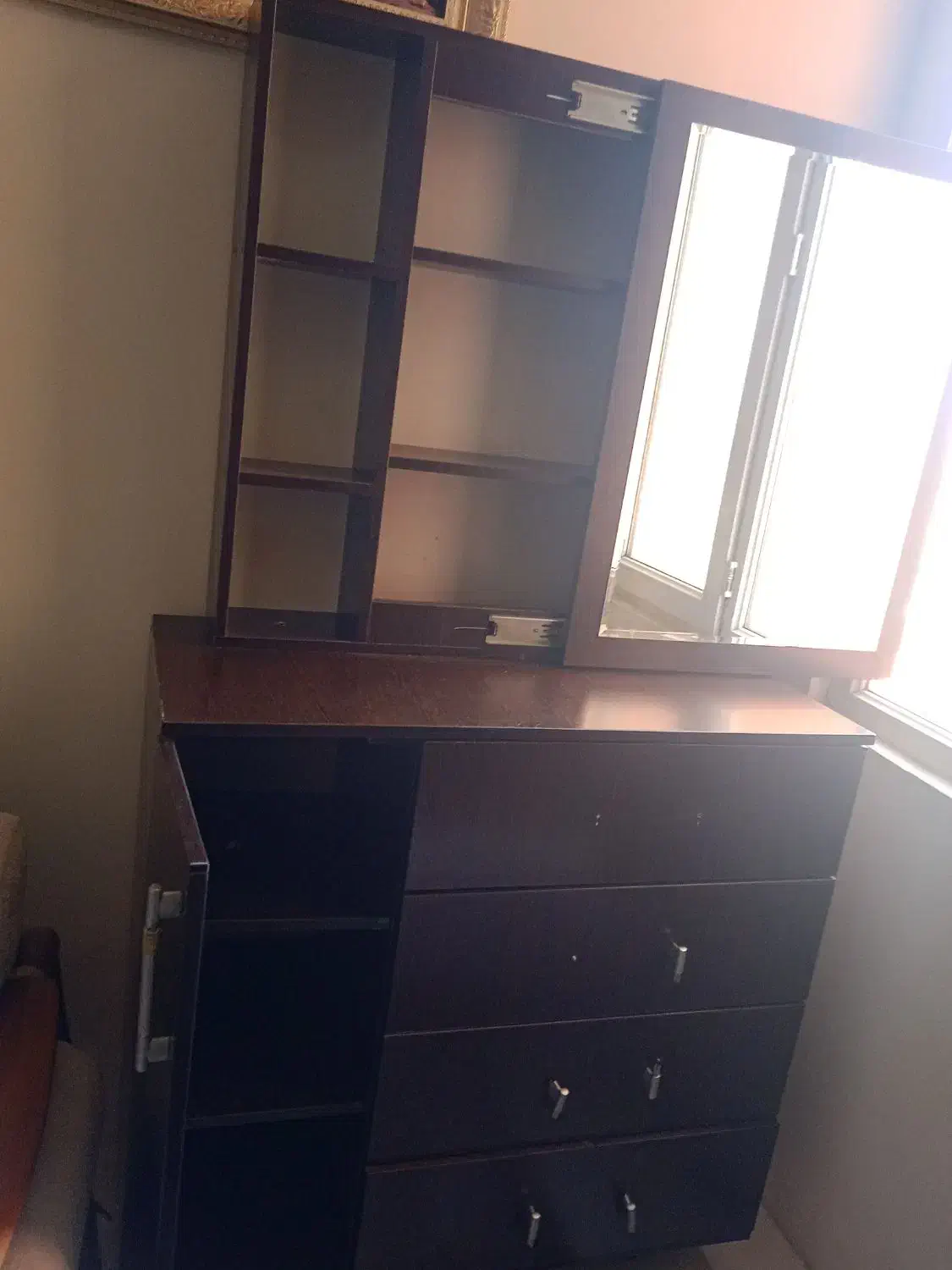 دراور چهار کشویی یه درب بغل اینه کشویی|جاکفشی، کمد، دراور|محمدیه-قزوین, |دیوار