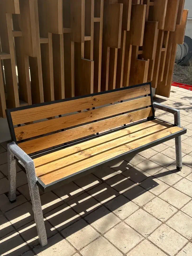 نیمکت چوبی وساده|صندلی و نیمکت|محمدشهر, محمدشهر|دیوار