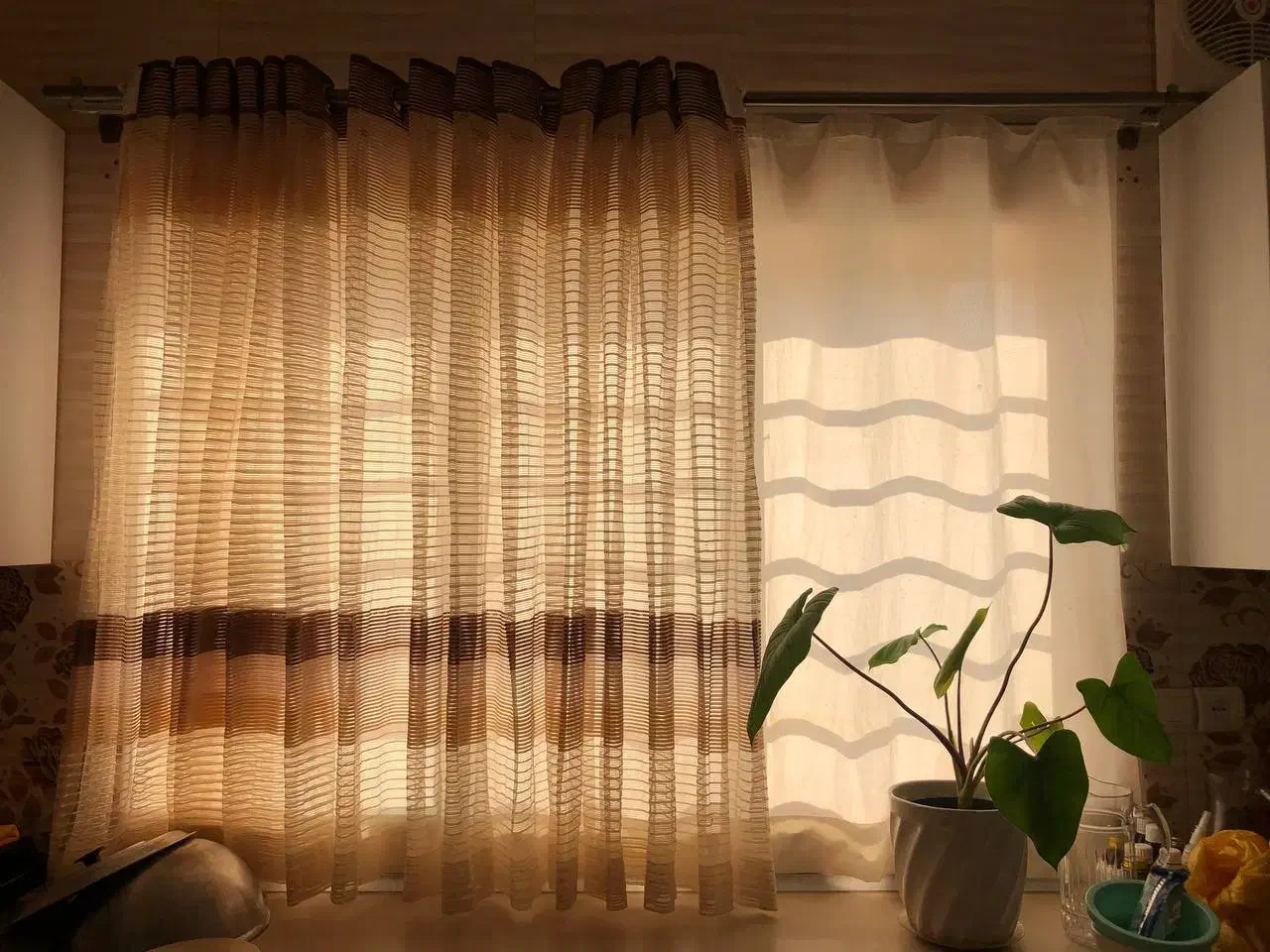 یک جفت پرده توری و یک عدد پرده آشپزخانه|پرده، رانر، رومیزی|کلاله, |دیوار