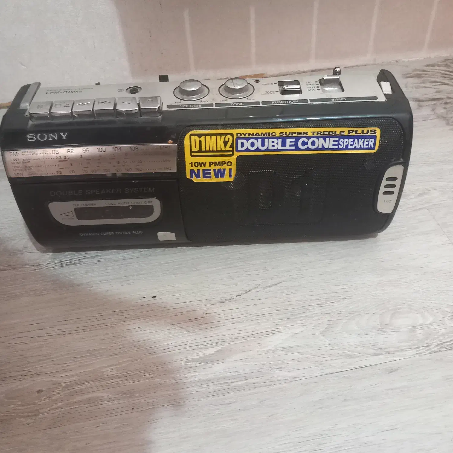 تلوزیون ۲۱ اینچ سونی رنگی و رادیو پخش سونی|تلویزیون و پروژکتور|شیراز, ابیوردی|دیوار