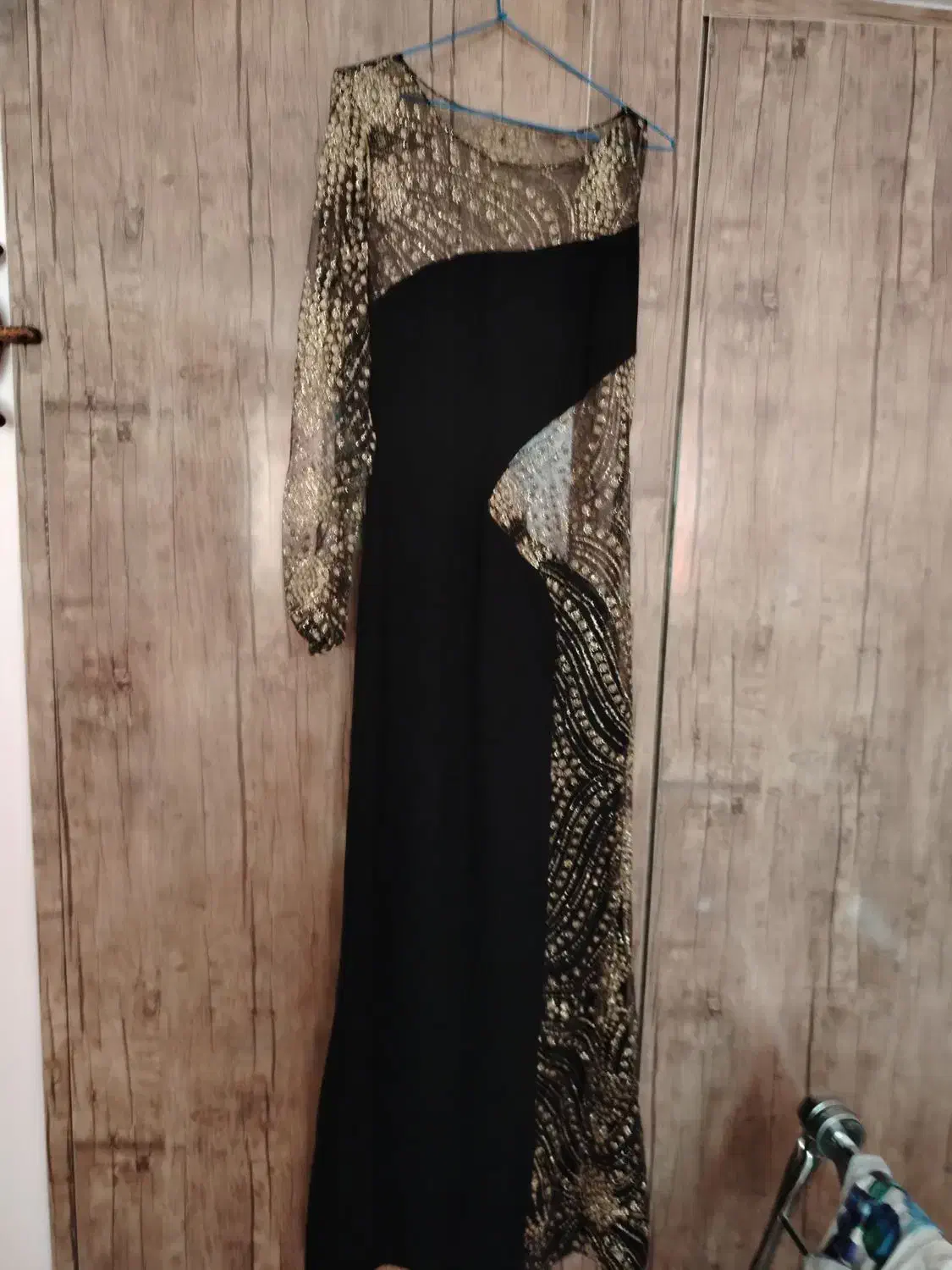 لباس مجلسی|لباس|نیشابور, فردوس شمالی|دیوار