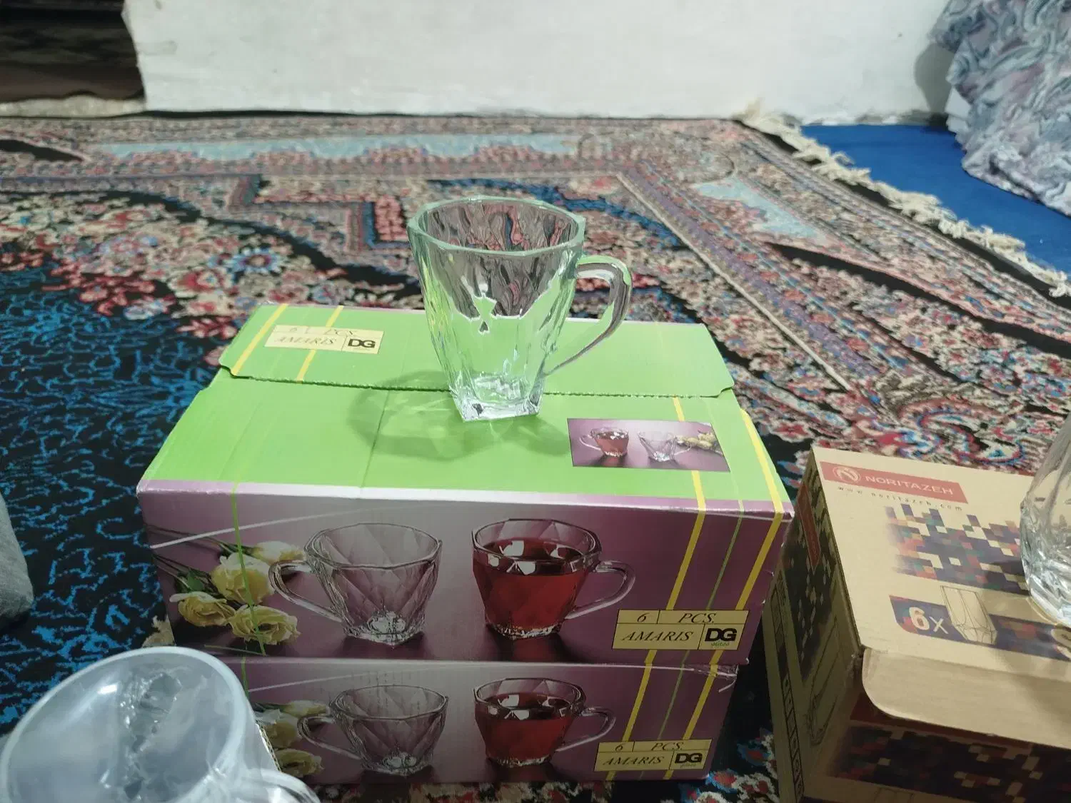 چند دست ظروف نو با کارتن|ظروف سرو و پذیرایی|مشهد, کشاورز|دیوار