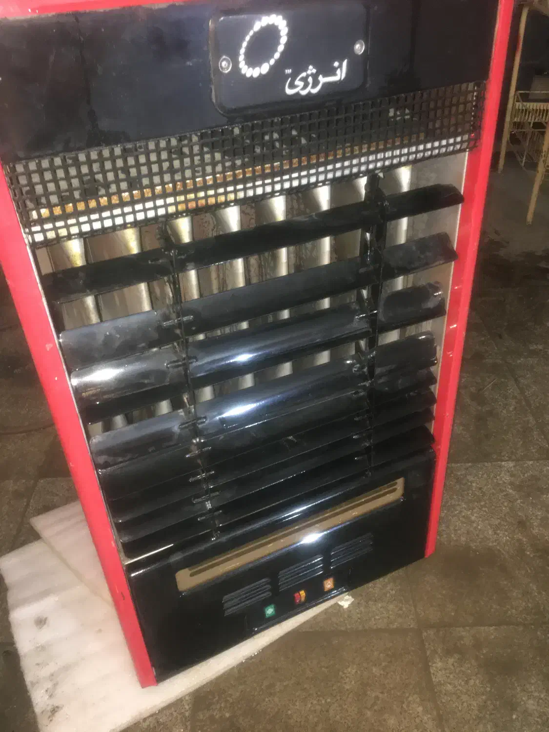 بخاری گازی۶۴۰ با پایه فلزی|بخاری، هیتر، شومینه|یزد, |دیوار