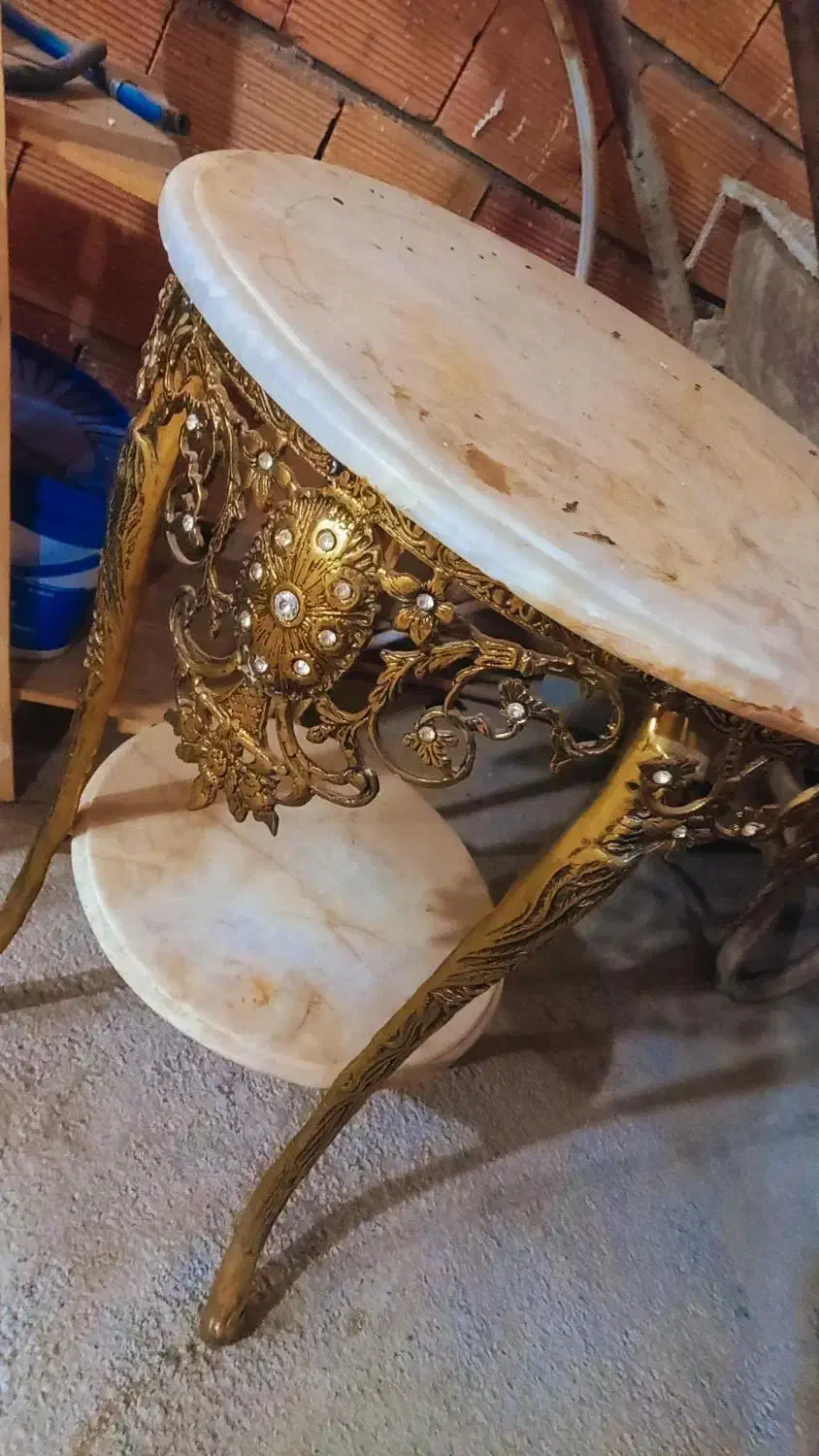 میز گرد بزرگ|مبلمان خانگی و میز عسلی|خوی, |دیوار