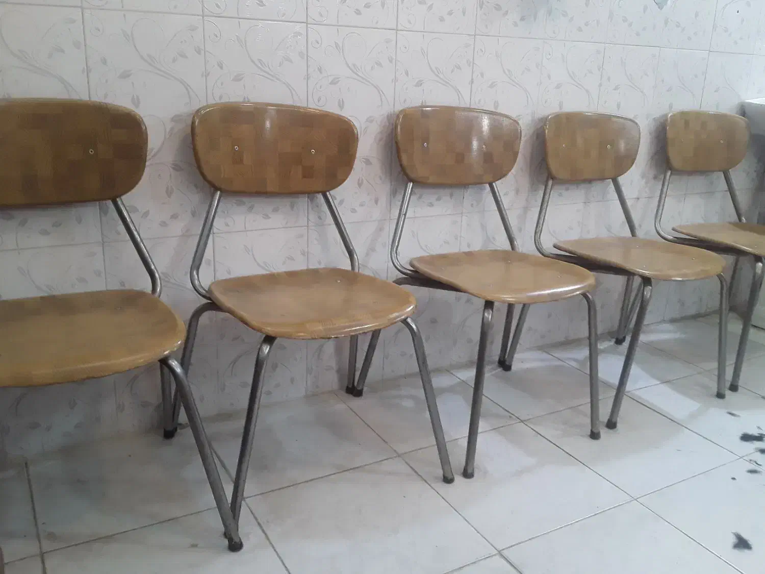 شش عدد صندلی شیک و تمیز و سالم|صندلی و نیمکت|قلعه شاهین, |دیوار