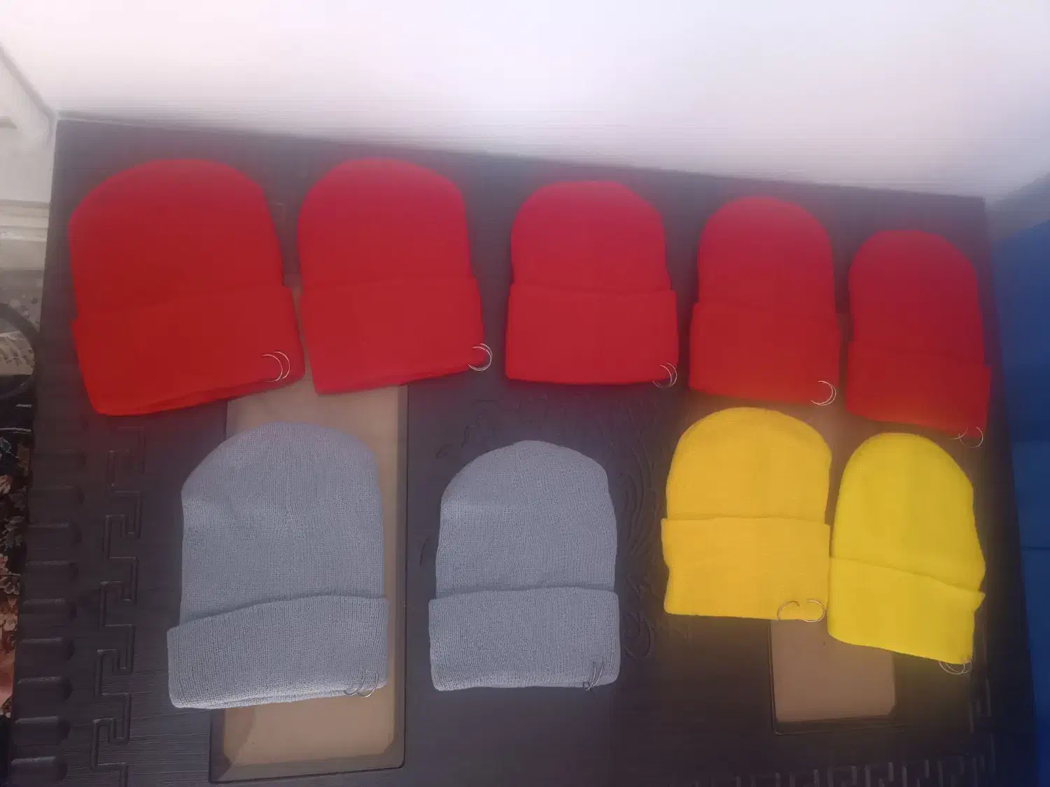 کلاه زمستونی|لباس|دهلران, |دیوار