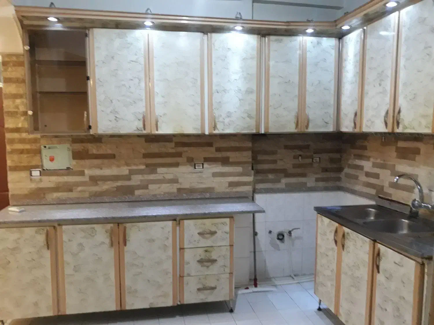 آپارتمان شهرک صادقیه دوخوابه|فروش آپارتمان|تهران, شهرک صادقیه|دیوار