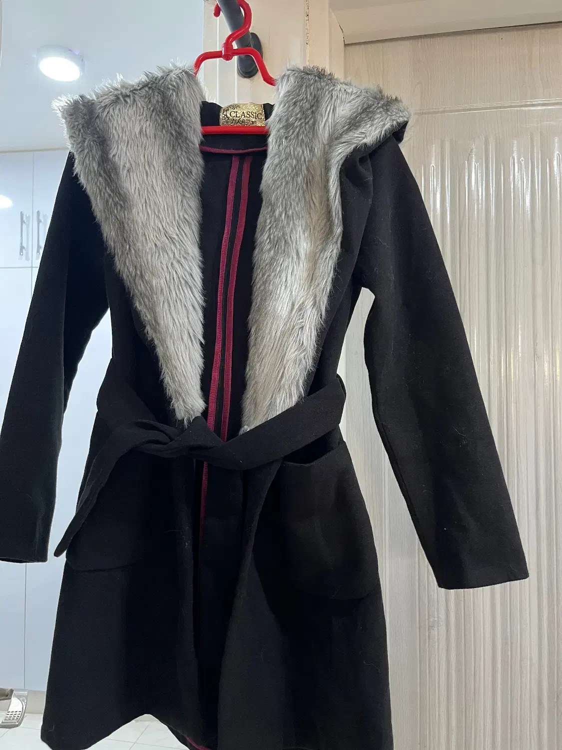 کاپشن و پالتو بارانی|لباس|طبس, |دیوار