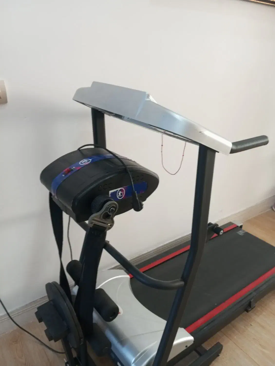 تردمیل 4کاره تمیز و سالم باقیمت مناسب|تجهیزات ورزشی|طبس, |دیوار