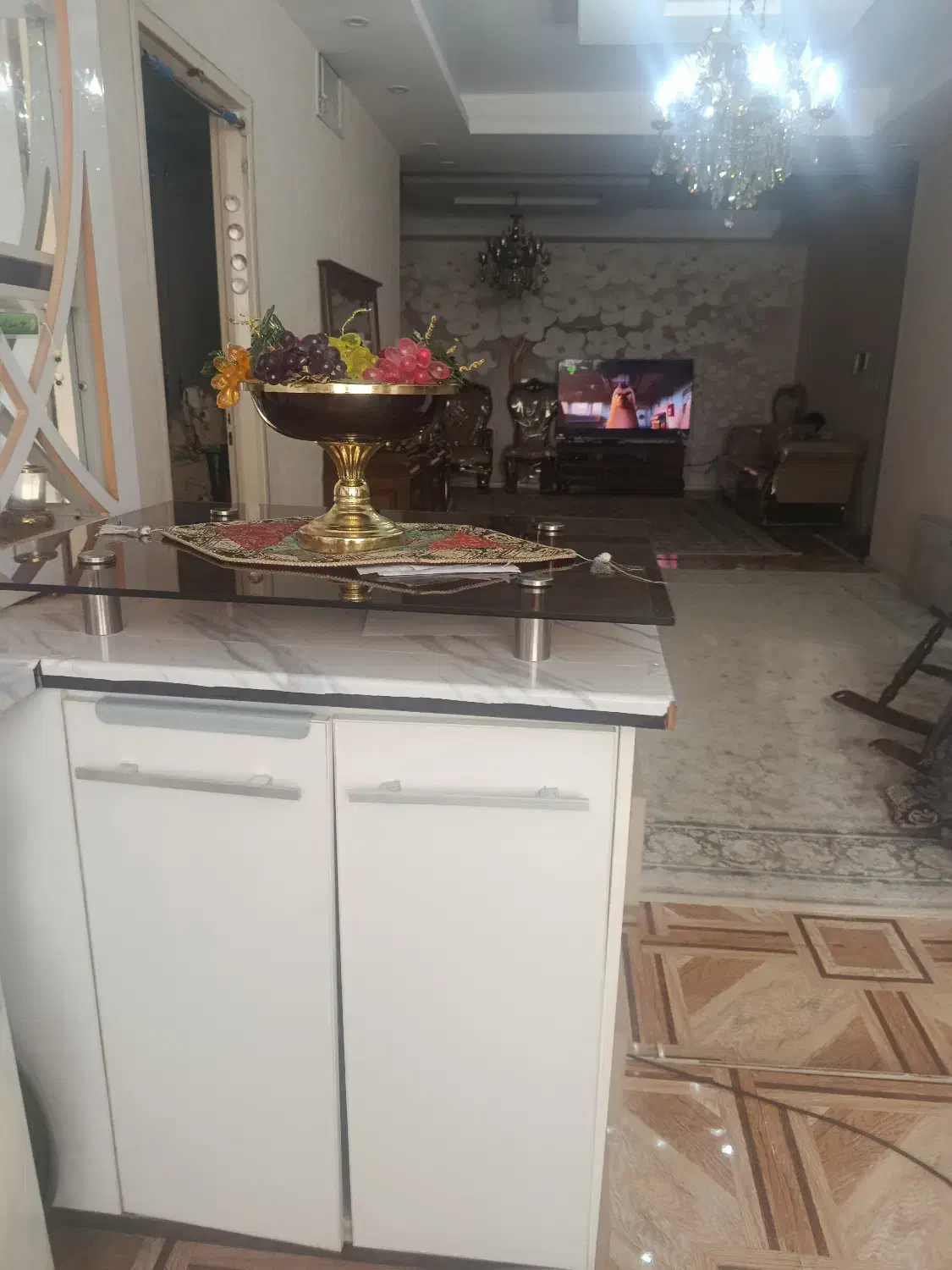 ویترین و کابینت یک متری|مبلمان خانگی و میز عسلی|قزوین, |دیوار