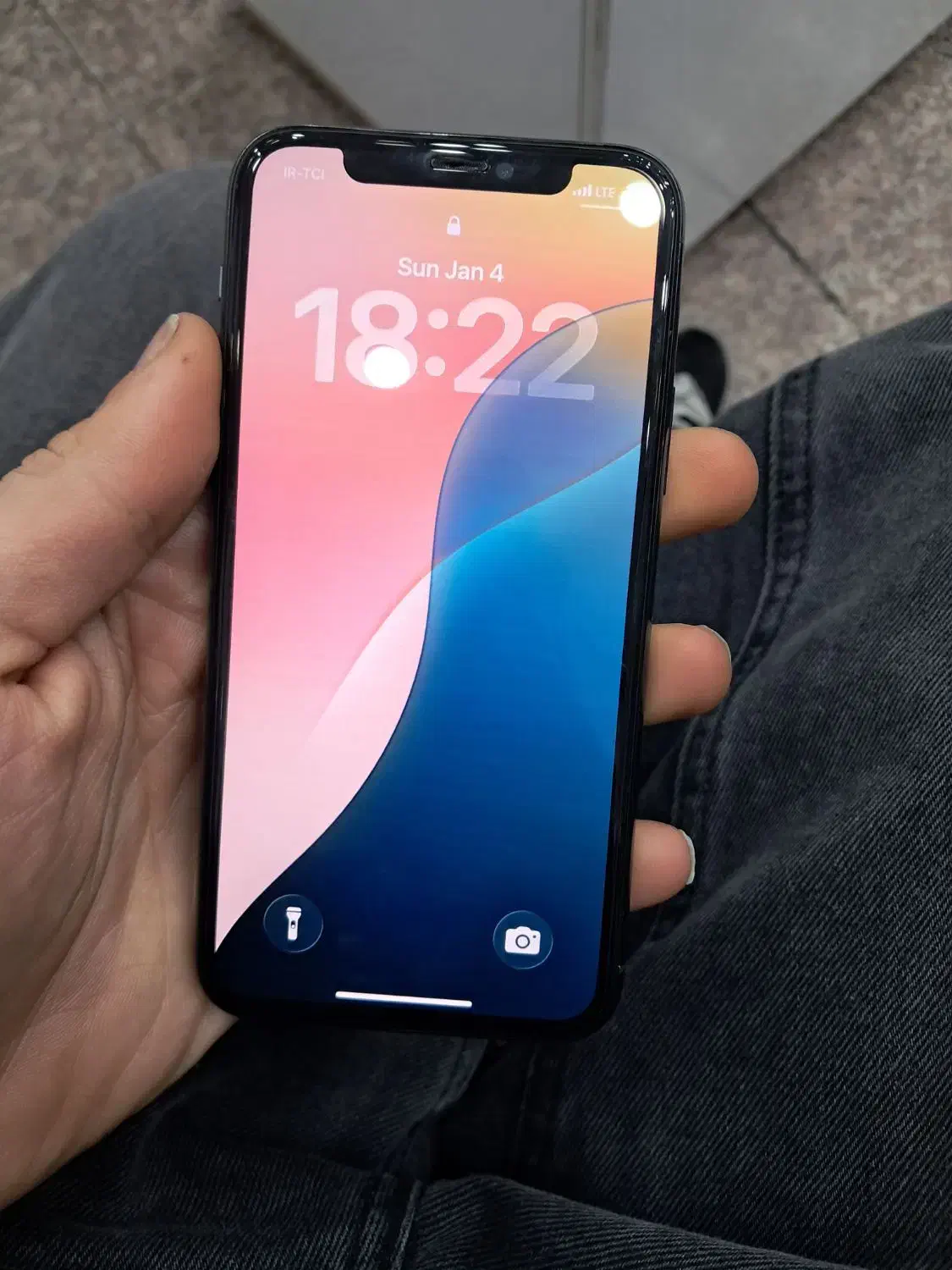 iPhone 11pro|موبایل|اندیشه, اندیشه فاز ۳|دیوار