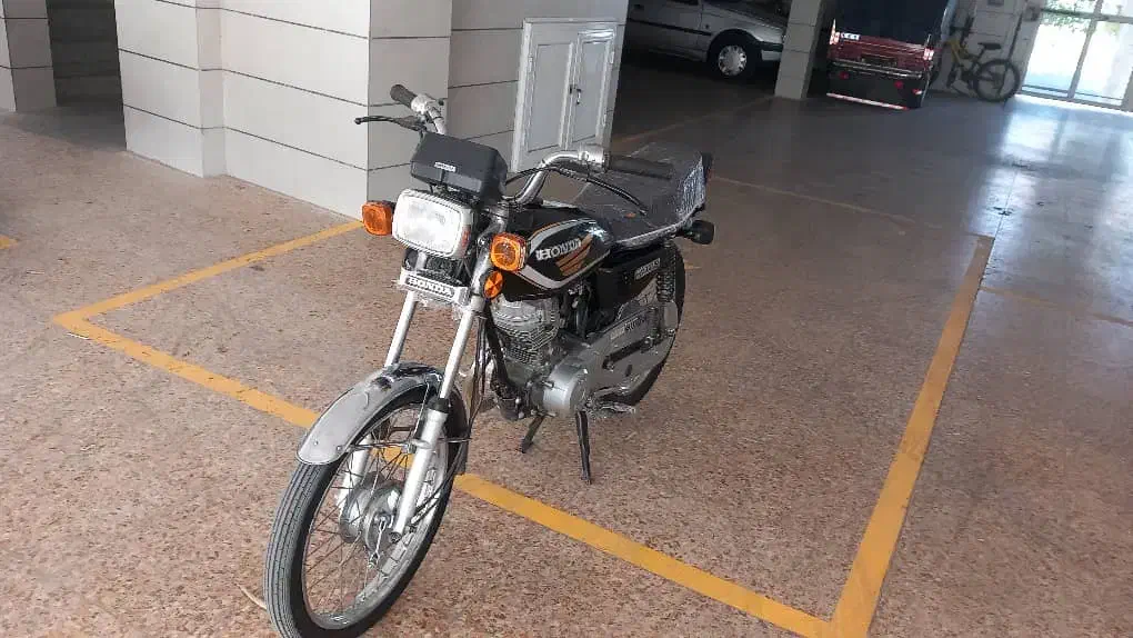 هندا ۱۲۵|موتورسیکلت|شیراز, آزادگان|دیوار