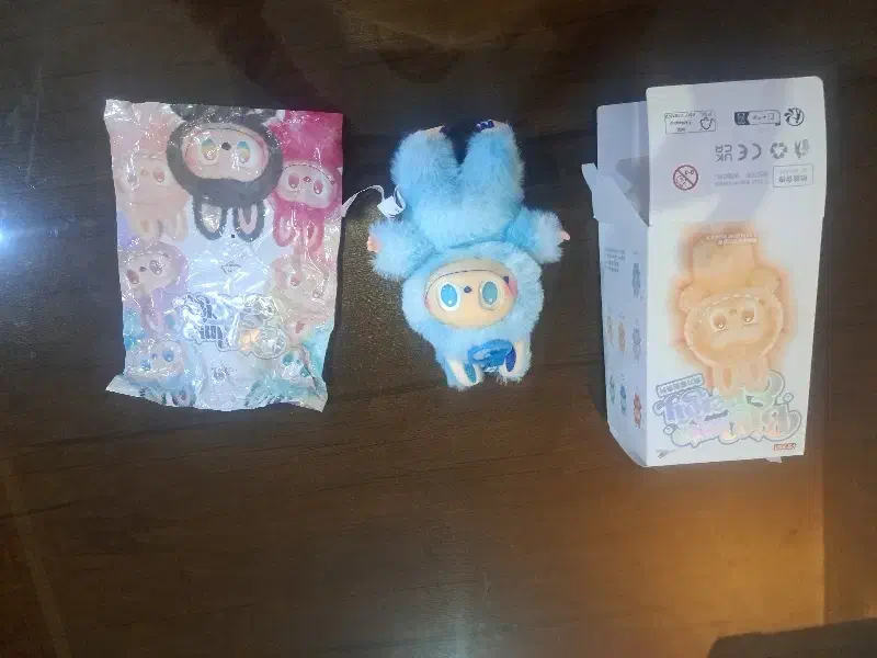 عروسک لبوبو|اسباب‌‌بازی|فولادشهر, فولادشهر|دیوار