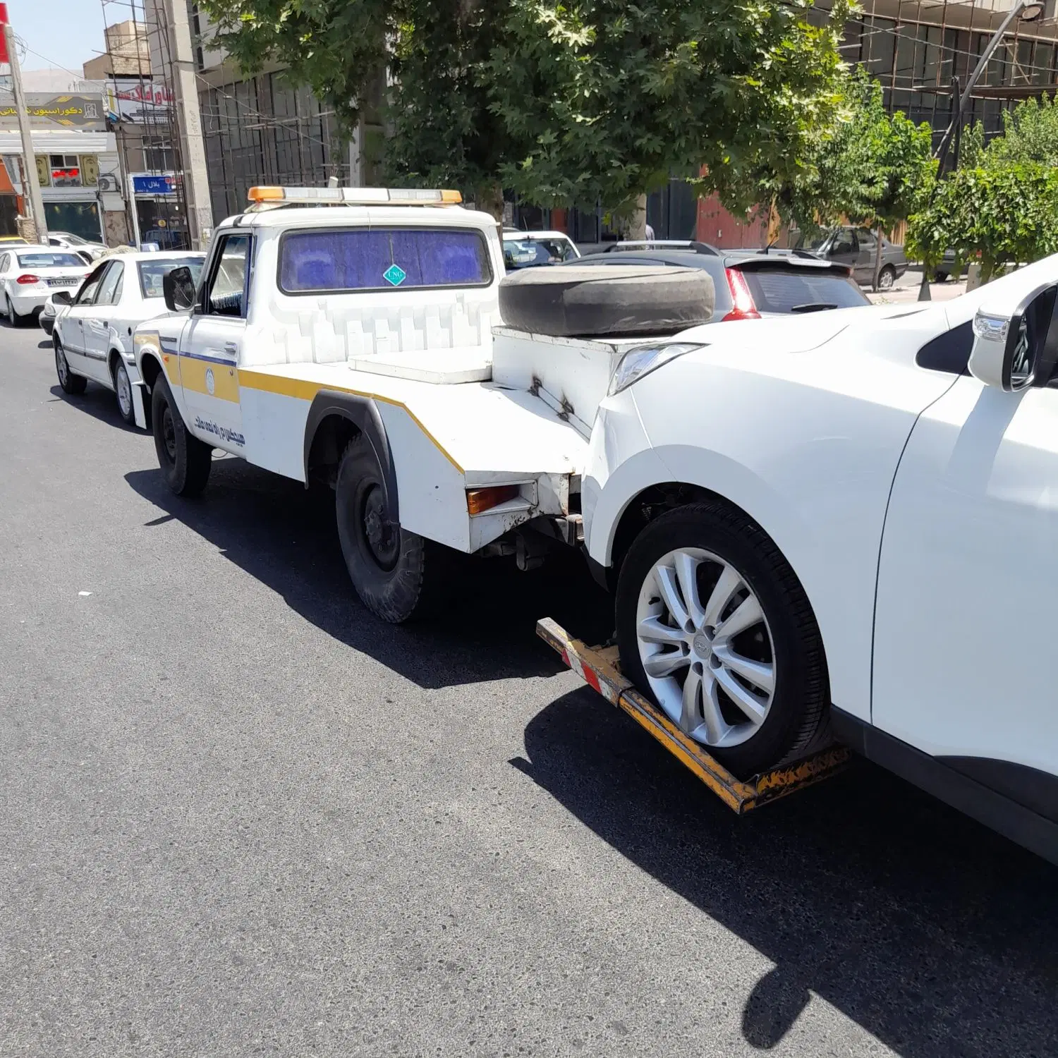 امداد خودروبر یدک کش نیسان حمل جرثقیل|خدمات خودرو و موتورسیکلت|تهران, ونک|دیوار