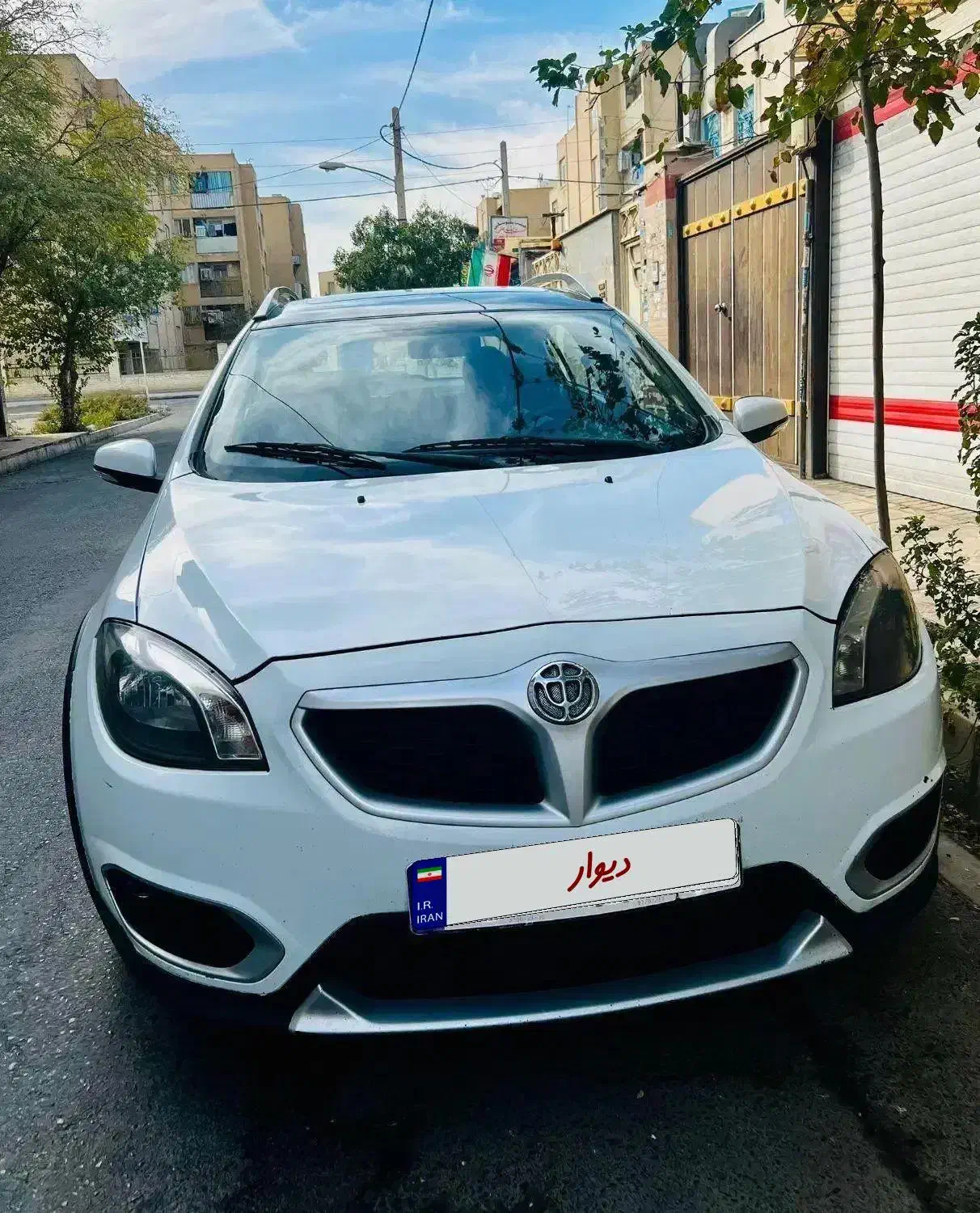 برلیانس کراس مدل ۱۳۹۷ سفید ۱۶۵۰سی سی|خودرو سواری و وانت|تهران, زعفرانیه|دیوار