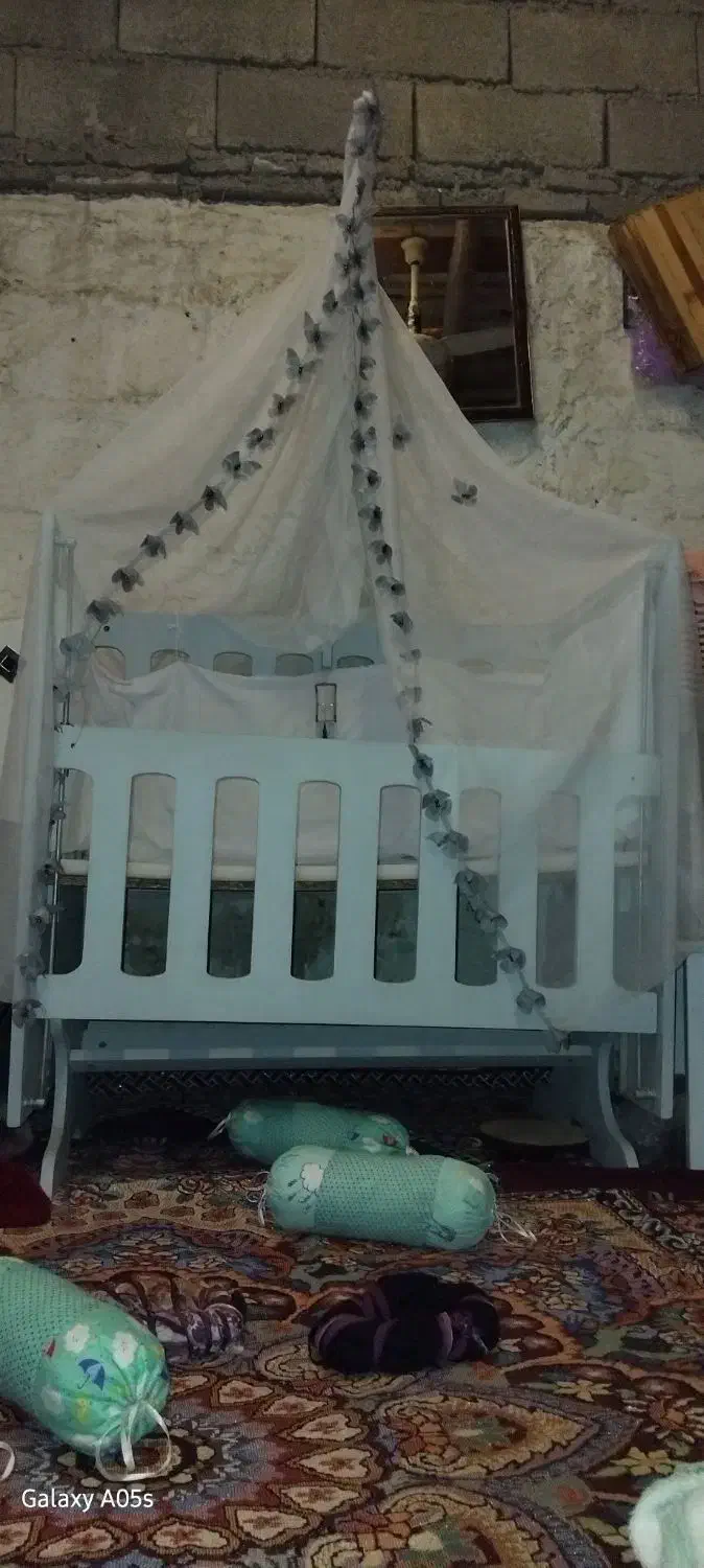 گهواره چوبی نو|تخت و سرویس خواب|چابهار, |دیوار