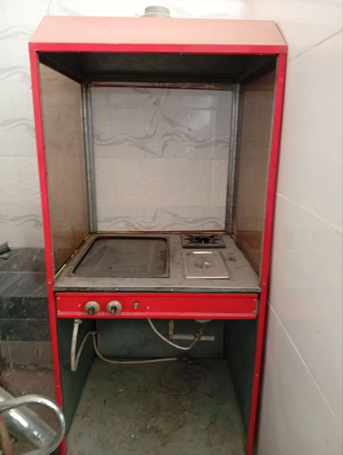 فرساندویچی|اجاق گاز و لوازم برقی پخت‌وپز|درمیان, |دیوار