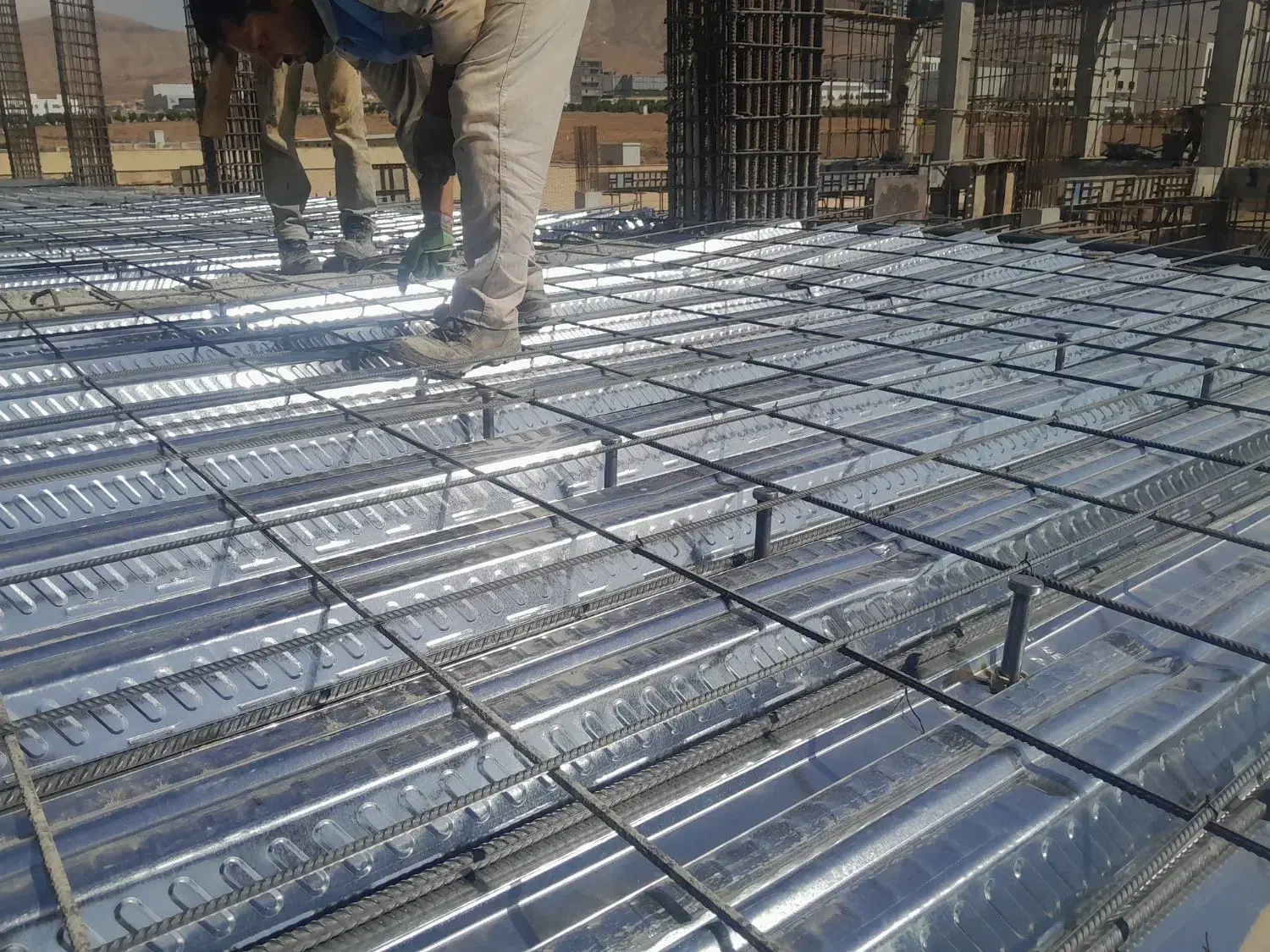 اجرای سقف عرشه فولادی کامپوزیت و...|خدمات پیشه و مهارت|کرج, باغستان|دیوار