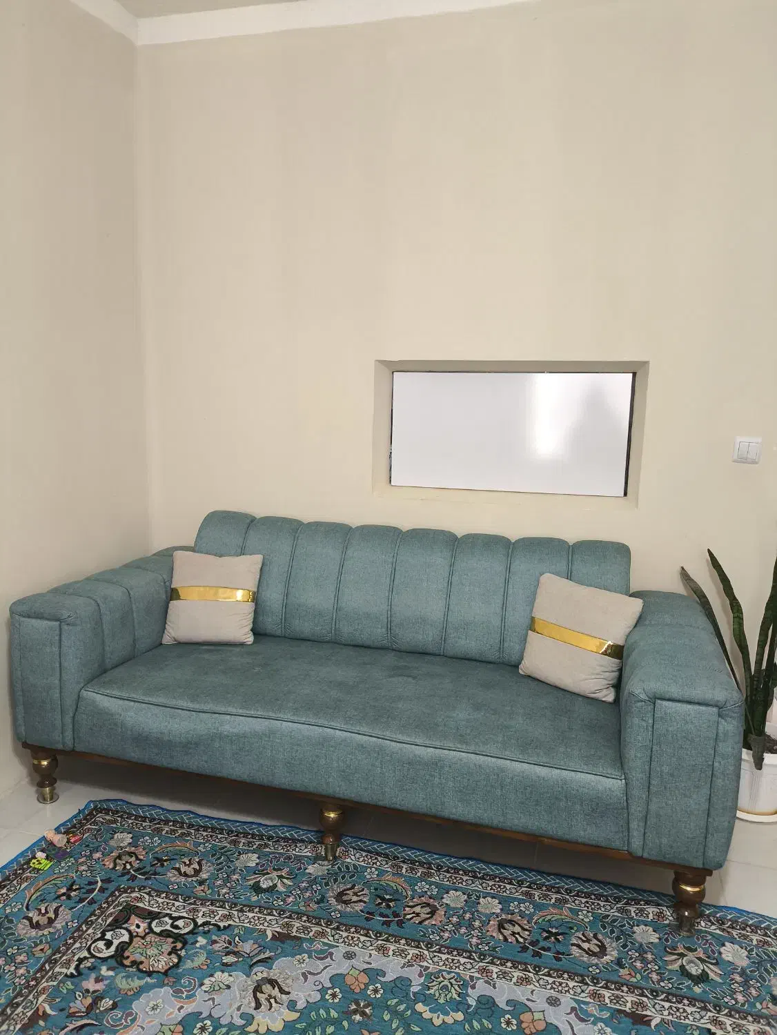 مبل ۷ نفره به همراه میز جلو مبلی|مبلمان خانگی و میز عسلی|پرند, فاز ۶|دیوار