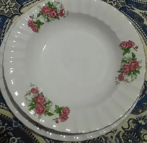 گل سرخ|ظروف سرو و پذیرایی|بهار, |دیوار