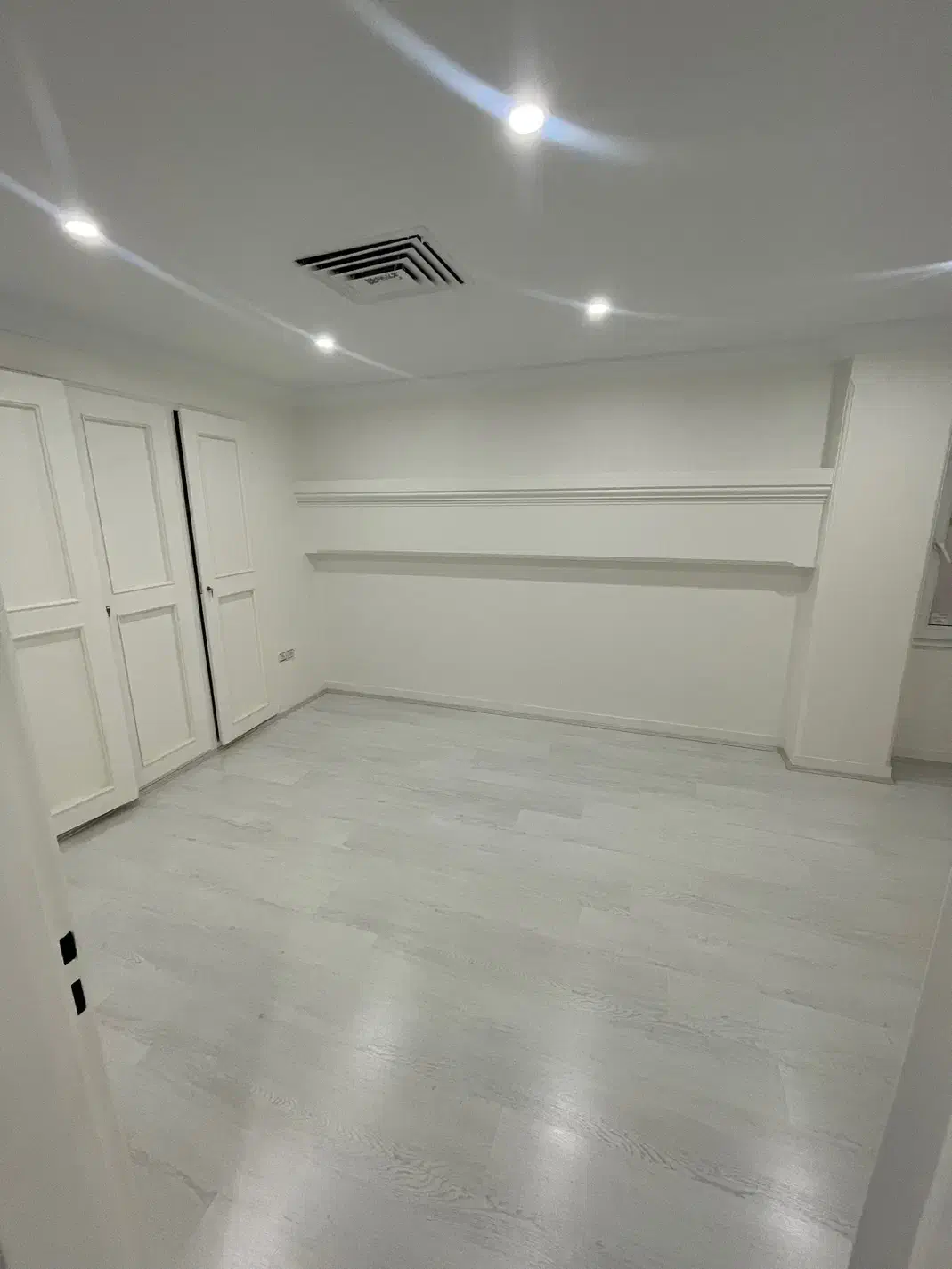 نیاوران ۱۳۵ متر ۲ خواب فول مشاعات