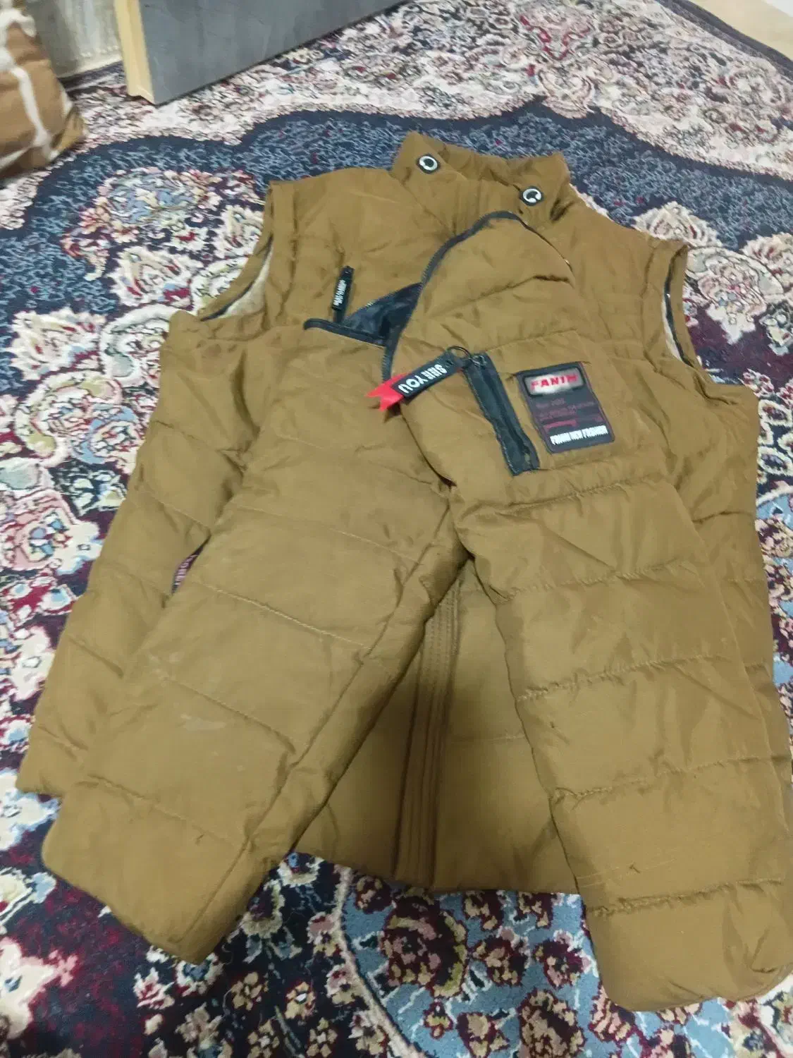 کاپشن مردانه|لباس|تربت جام, باغ سنگان سفلی|دیوار