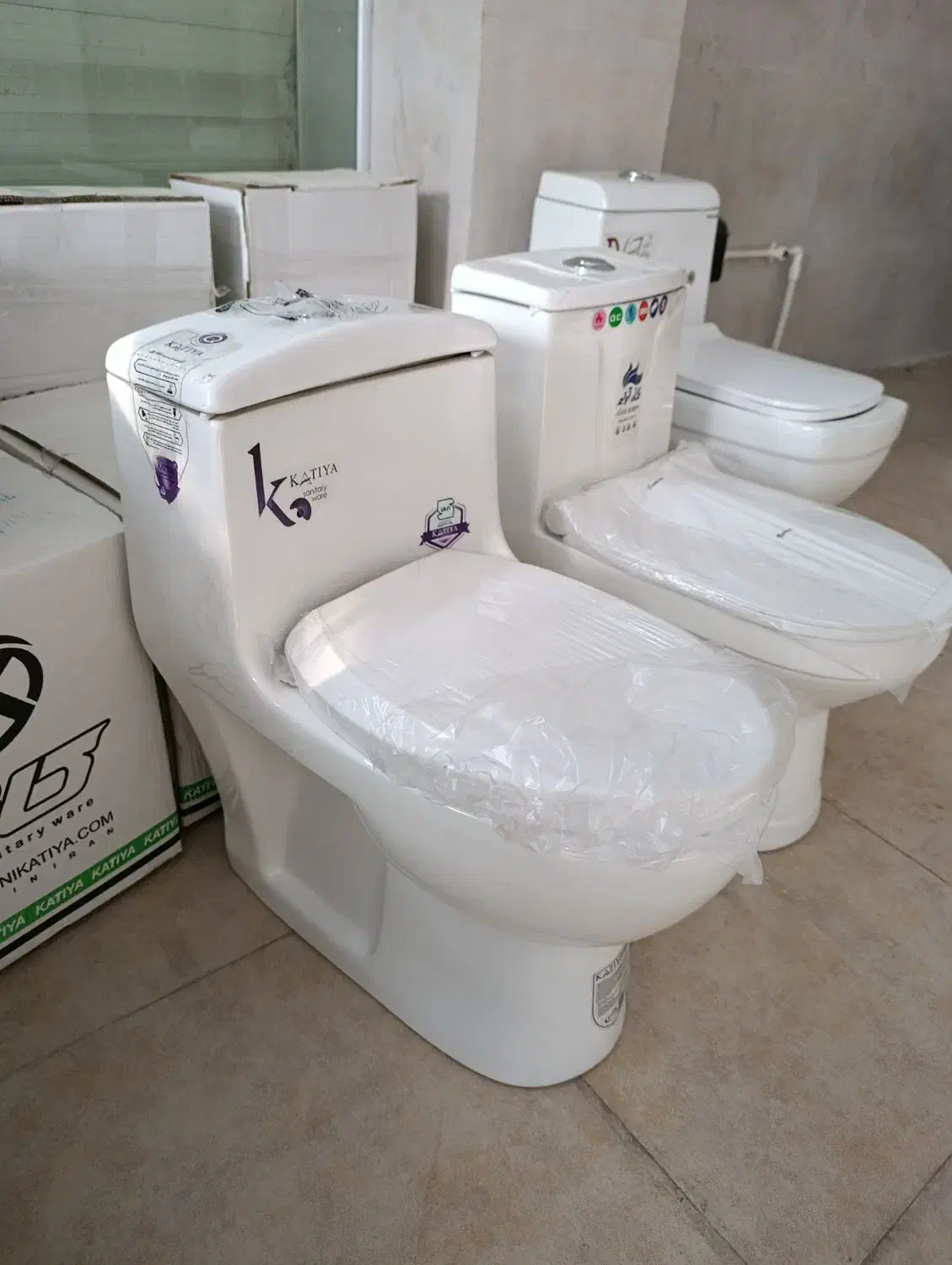 توالت فرنگی کاتیا|لوازم سرویس بهداشتی|رشت, شهرک آیت الله منتظری|دیوار