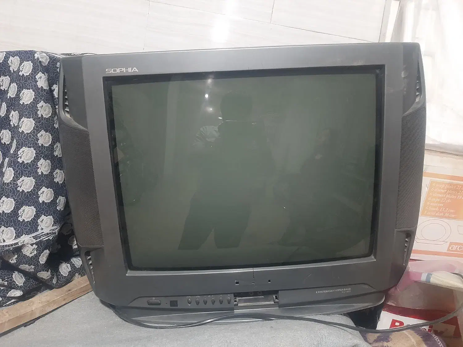 تلوزیون قدیمی|تلویزیون و پروژکتور|قم, سراجه (۱۵ خرداد)|دیوار