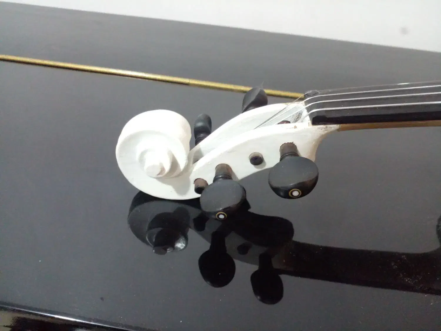 ویولن سفید ۴/۴|ویولن|گیلان غرب, |دیوار