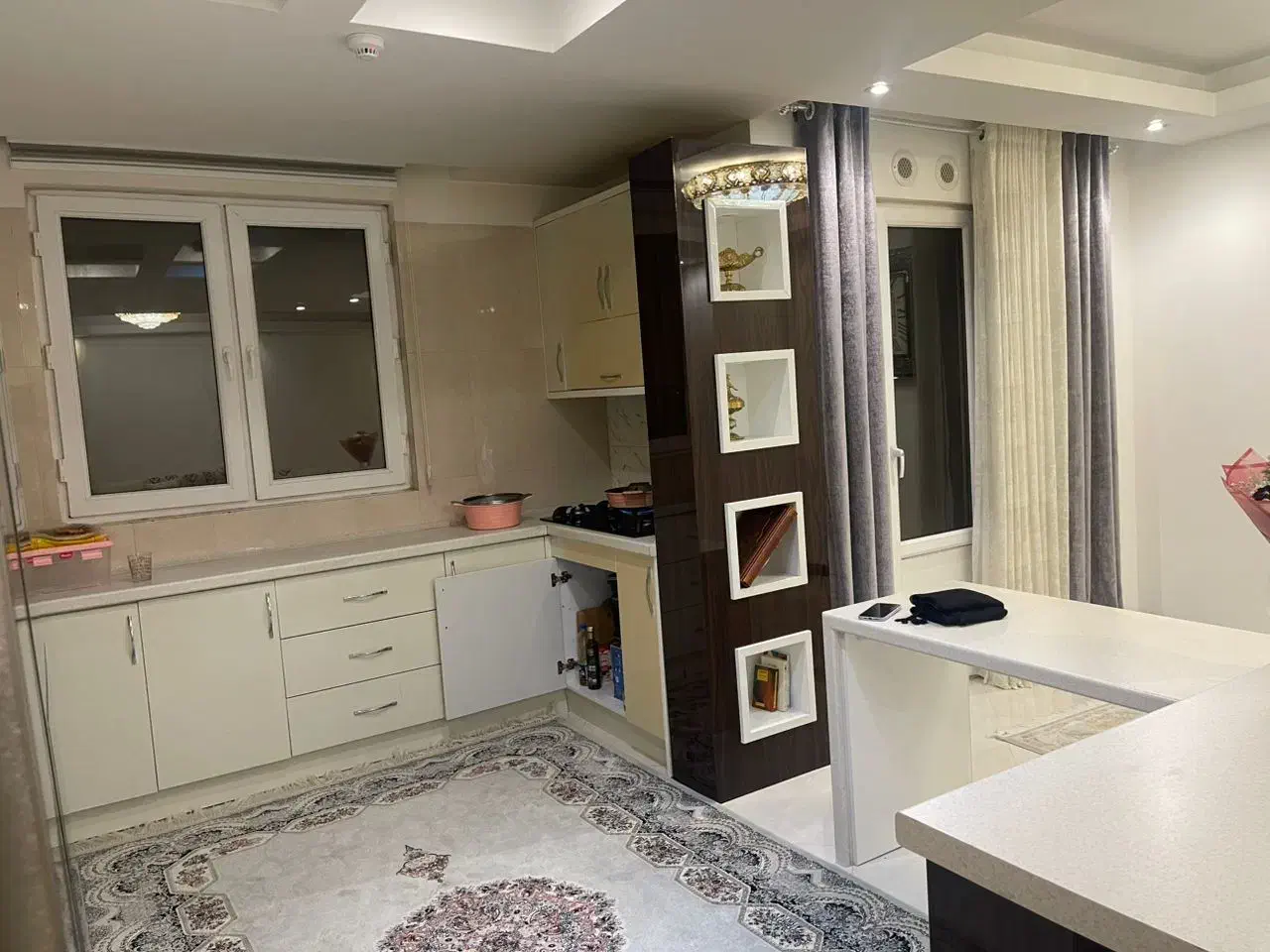 برج مجلل ۱۰۰ متر دو خواب طبقه ۱۱ فول امکانات