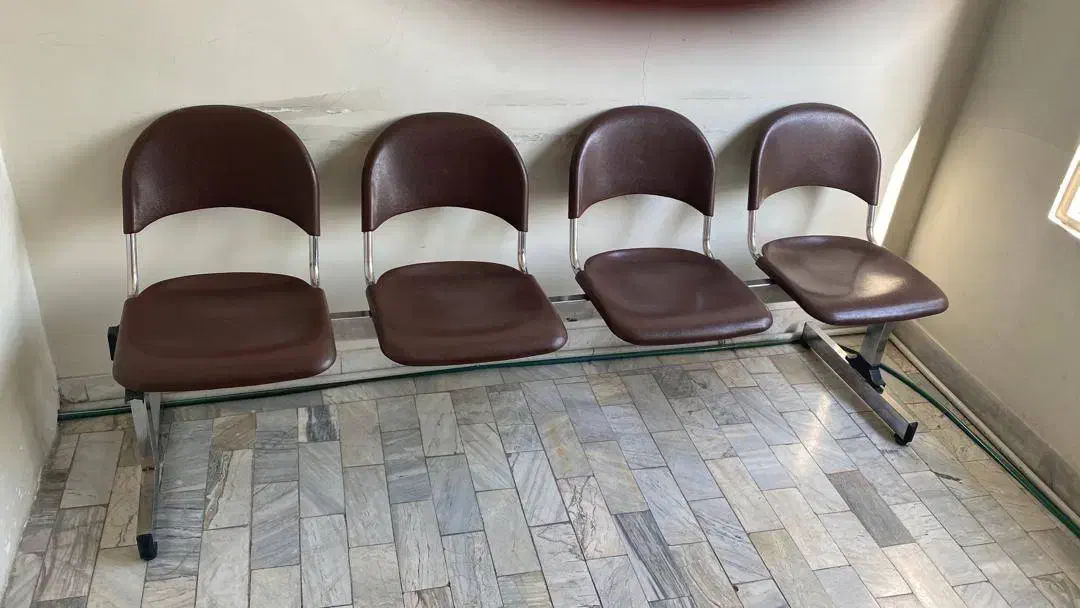 میز کار یک نفره ، صندلی انتظار ، صندلی برقی|دفتر کار|ورامین, ورامین|دیوار