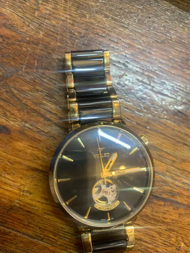 ساعت مچی VIOLET|ساعت|کاشان, دروازه جوشقان|دیوار